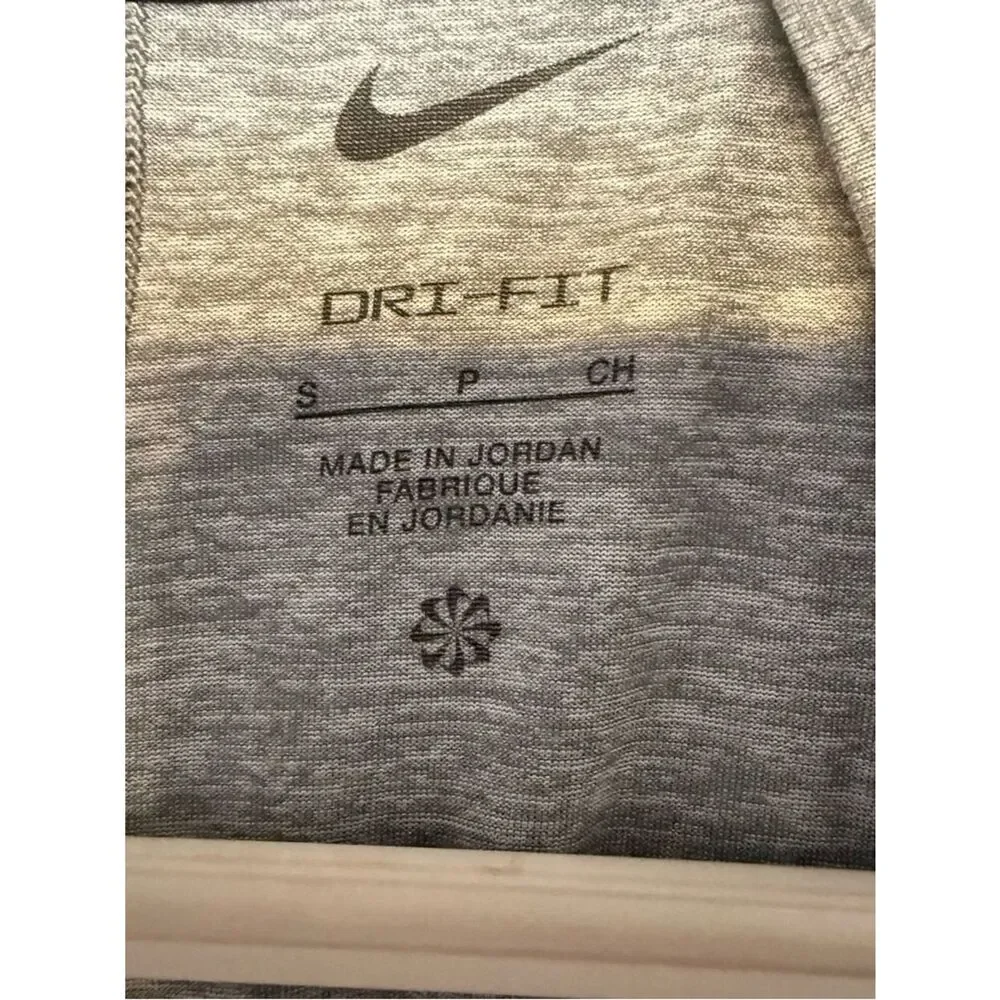 NWT Nike Dri-FIT One Women’s Short Sleeve Top Small Gray Athletic Workout Shirt